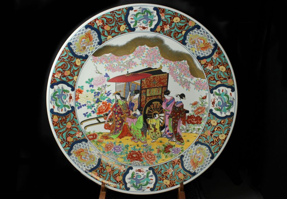 高級美術品 金龍窯 博山 作 染錦 元禄美人 御所車図 三尺 大皿を買取させていただきました。