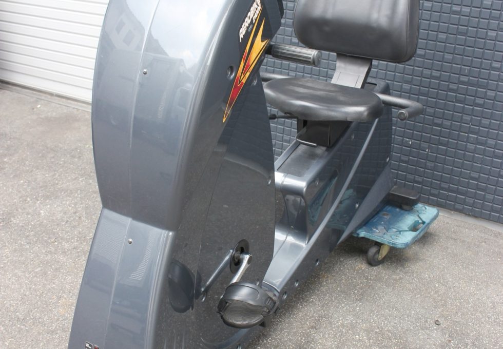 コナミスポーツクラブ フィットネスバイクを買取りいたしました。