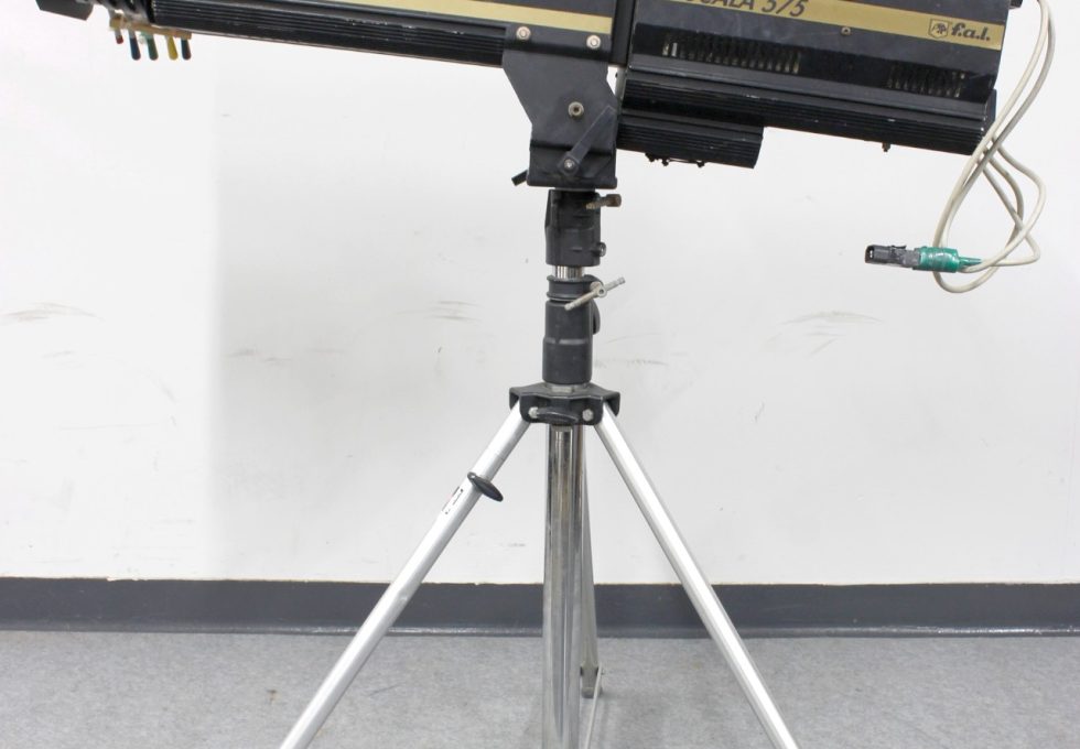 クレイパッキー フォロースポットライトを買取りいたしました。