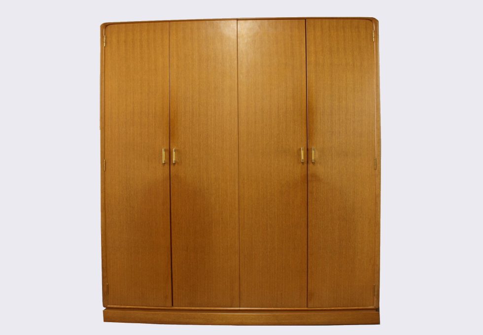 府中家具 クローゼットを買取りいたしました。