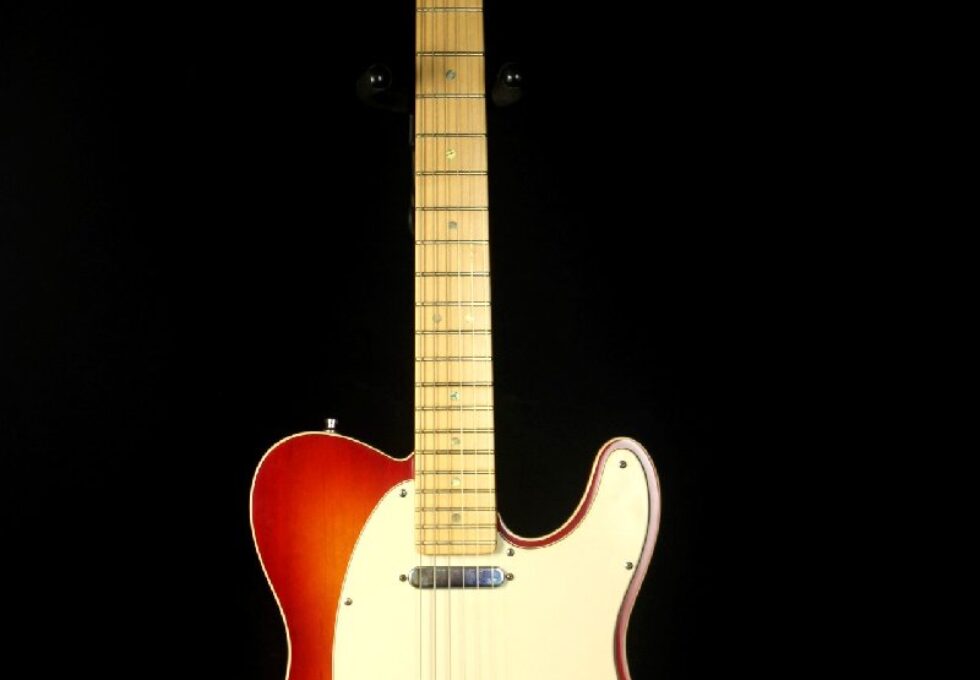 Fender フェンダー USA Telecaster テレキャスター 60周年を買取いたしました。