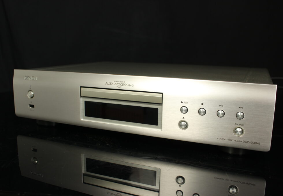 2024年製 DENON デノン CDプレーヤー DCD-900NE を買い取りいたしました。