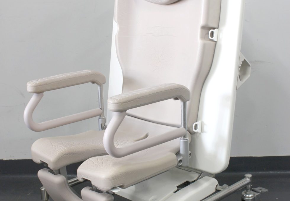 オージー技研 座位入浴用搬送車を買取りいたしました。