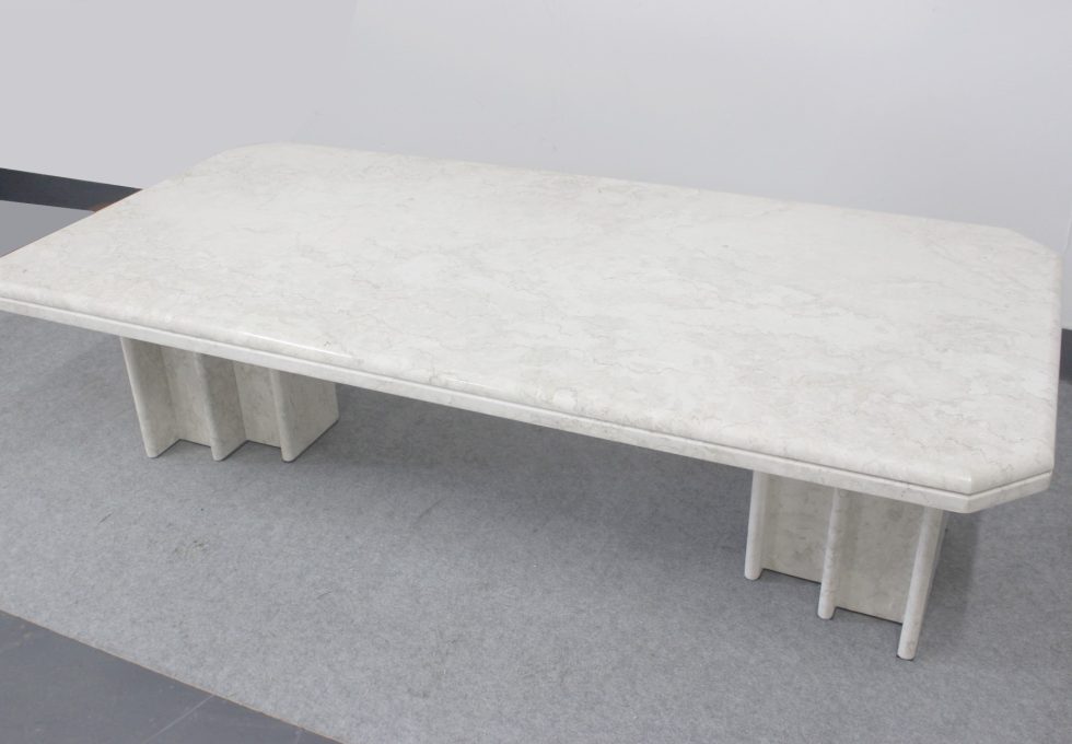 大理石 ローテーブル 全長 約138cｍ×66cmを買取りいたしました。